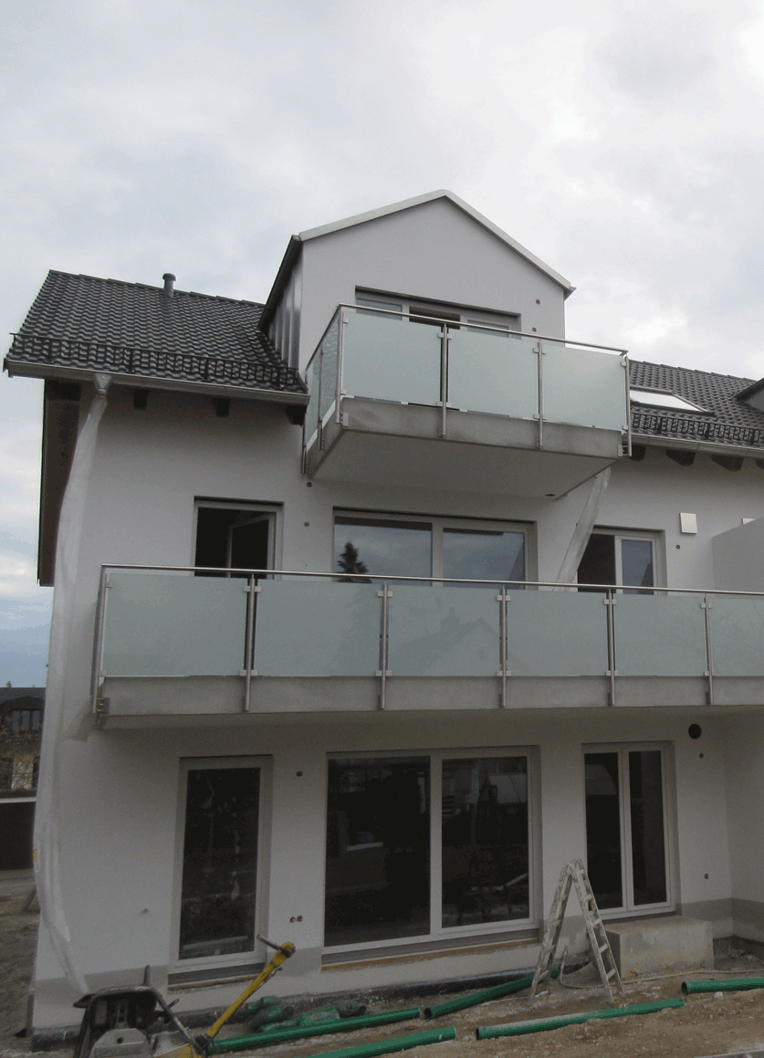Mehrfamilienhaus im Bau